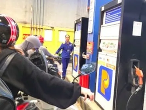 Thông báo mới nhất từ Bộ Công Thương: Không tăng giá xăng, xả quỹ tới 5.000 đồng mỗi lít