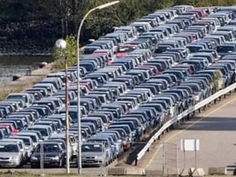 ‘Phát tín hiệu’ hoãn lệnh cấm xe xăng tại thị trường tiêu thụ 10 triệu xe/năm, chuyên gia vạch rõ lý do chuyển sang xe điện vẫn còn ‘bỏ ngỏ’