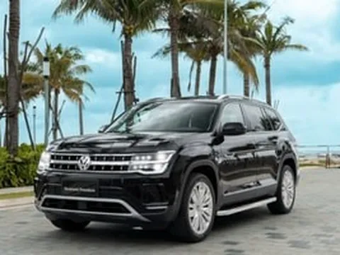 Hãng xe tung ưu đãi có '1-0-2': Khách mua ô tô được ‘tặng’ gần 1.200 lít xăng, đủ chạy cả năm