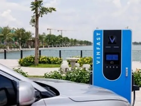 V-Green chi 10.000 tỷ giải bài toán năng lượng sạch: Ôtô điện chạy xuyên Việt chỉ cần 15 phút nạp đầy pin bằng điện gió, điện mặt trời