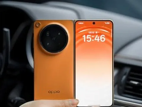 Một mẫu điện thoại gập 'xóa sổ' điểm yếu lớn nhất: Giá gần 65 triệu có gì đặc biệt?