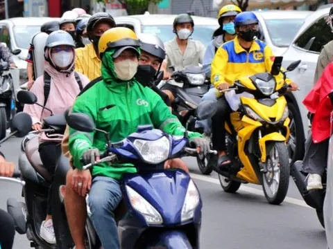 Mẹo đi xe máy tiết kiệm xăng