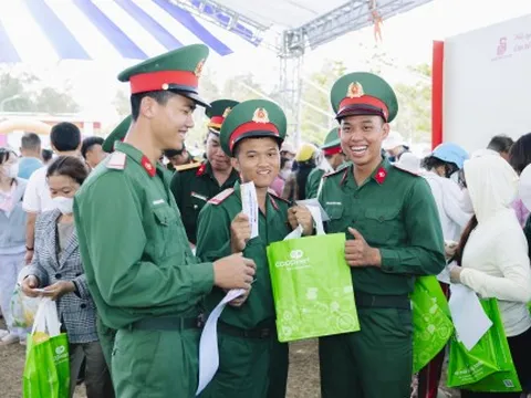 Phiên chợ đặc biệt đưa hàng Việt đến tận tay chiến sĩ đặc khu Côn Đảo