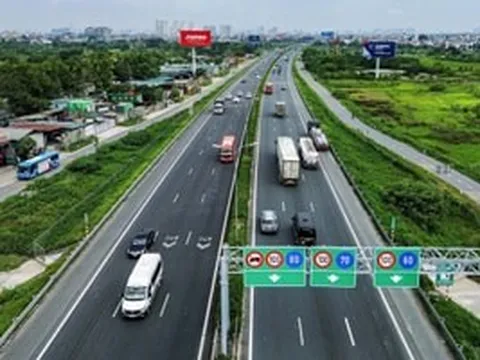 Đi trên cao tốc xe gặp sự cố, tài xế bắt buộc thực hiện thao tác này: Làm sai sẽ bị phạt tới 14 triệu đồng và trừ 6 điểm GPLX