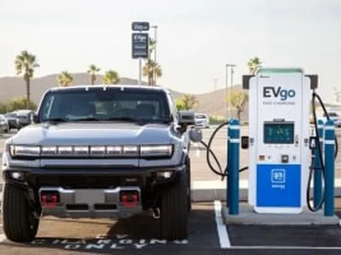 Mỹ xem xét áp thêm thuế với xe điện