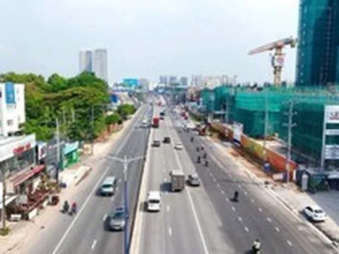 Tuyến đường đang mở rộng lên 60m được dự đoán sẽ trở thành một trong các đại lộ thương mại - dịch vụ sôi động bậc nhất TP. Hồ Chí Minh