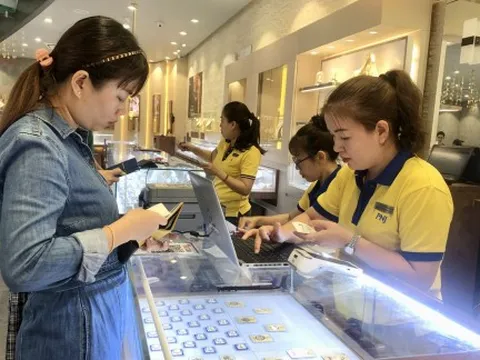 Giá vàng giảm thêm 5,1 triệu đồng/lượng