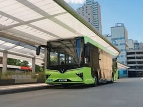 Rò rỉ hình ảnh xe khách điện 45 chỗ: VinFast chuẩn bị lấn sân mảng vận tải đường dài?