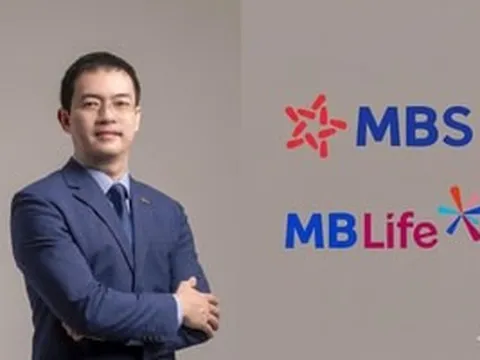 Rút lui giữa lúc MBS lãi kỷ lục, 'lão tướng' 30 năm của MBB bất ngờ xoay trục sang mảng bảo hiểm