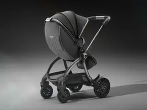 Bỏ 85 triệu đồng tậu xe đẩy Aston Martin egg3: Khi siêu xe thu nhỏ thành cỗ máy di động cho em bé