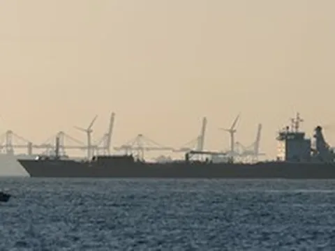 1,6 triệu thùng xăng dầu đang đổ về châu Á