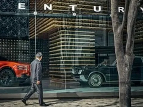 Toyota Century chính thức tách thành thương hiệu độc lập: Đích thân chủ tịch Akio Toyoda đến check-in, lời tuyên chiến gửi tới Rolls-Royce