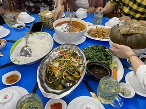 Bị dè bỉu vì gom thức ăn thừa, mẹ chồng giàu nói câu khiến đối phương im bặt