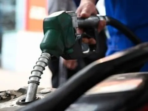 Giá xăng dầu điều chỉnh từ 23h hôm nay