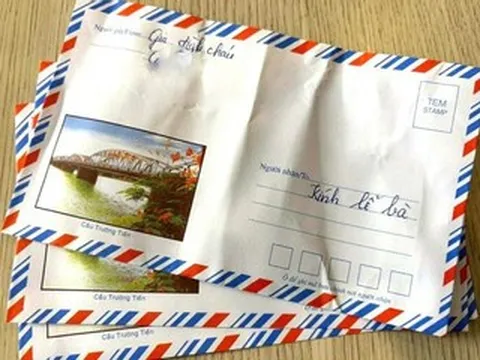 3 chiếc phong bì dày trong lễ 49 ngày mẹ khiến anh em bất hòa