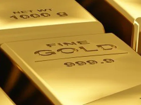 Giá vàng chiều nay (26/3): Giá vàng SJC và vàng nhẫn đảo chiều liên tục, người dân xếp hàng bán số lượng lớn