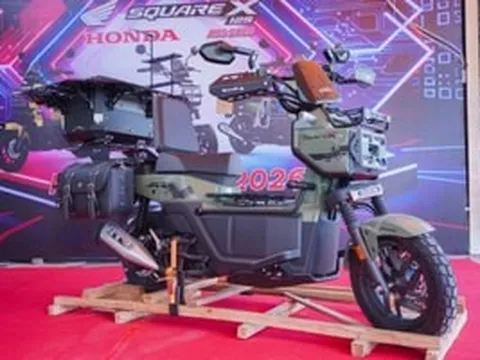 Xe tay ga 'hộp vuông' cực dị của Honda về Việt Nam: Đổ đầy bình chạy 330 km, số lượng hạn chế, giá không rẻ!