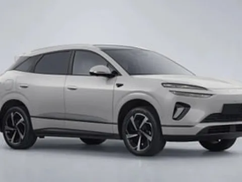 ‘Đấu thẳng’ với Mazda CX-5, Honda CR-V, mẫu SUV chạy xa tới 700km/1 lần sạc có mắt thần 5.0, giá chỉ 500 triệu: Đi xa 100km chỉ tốn 1,1 lít xăng