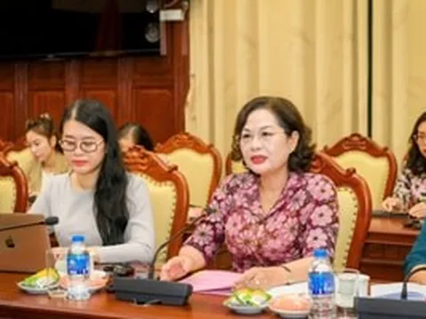 Thống đốc Nguyễn Thị Hồng làm việc với IMF, nhấn mạnh nguyên tắc 'không đánh đổi ổn định lấy tăng trưởng'