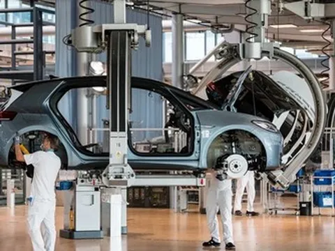 Ngành ô tô châu Âu sa thải hàng loạt khi áp lực cạnh tranh gia tăng