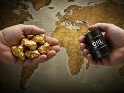 Giá dầu thế giới tăng vọt, vàng tiếp tục giảm