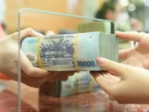 Cách nào ‘hạ nhiệt’ lãi suất?