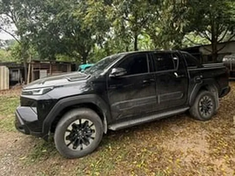 Toyota Hilux 2026 lắp đủ phụ kiện, chạy 300 km đã lên sàn xe cũ: Điều gì khiến chủ xe vội vàng bán gấp?