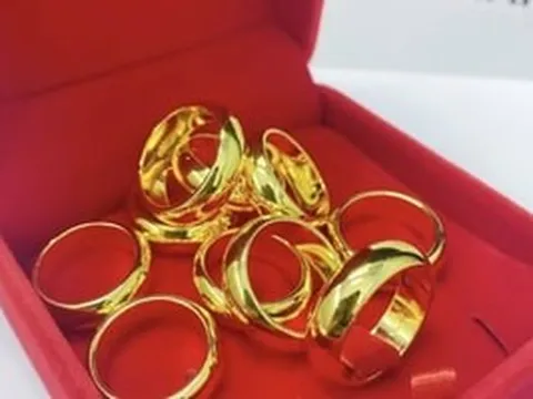 Giá vàng hôm nay (31/3): Bật tăng mạnh, nhiều thương hiệu chạm 176 triệu đồng/lượng