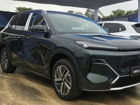 'Tân binh' SUV giá gần 1 tỷ: Geely EX5 EM-i có gì để 'đấu' CR-V, Tucson?