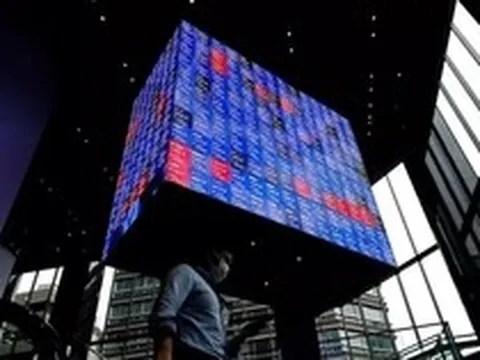 Diễn biến chứng khoán toàn cầu trước tin nóng hổi