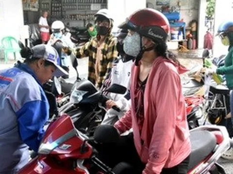 Ngân sách có thể tạm ứng bù cho giá xăng dầu từ 4.000 - 5.000 đồng mỗi lít