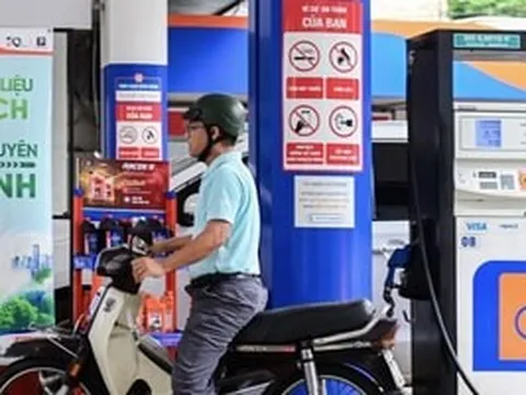 Tin vui người dân được sử dụng loại xăng thân thiện với môi trường, giá lại rẻ hơn RON95-V 1.000 đồng, hiện đã có hàng trăm điểm bán