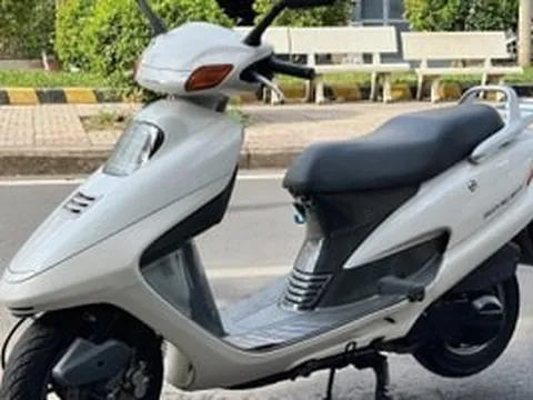 ‘Xe máy mơ ước’ của nhiều người sau 18 năm lên sàn xe cũ với giá 95 triệu: Đã lăn bánh hơn 21.000km, chủ xe nói thêm về tình trạng hiện tại