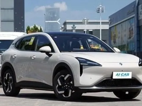 'Đặt lên bàn cân' với Mazda CX-5, mẫu SUV âm thầm đến Việt Nam giá chỉ 381 triệu: Thiết kế tựa Porsche, bản hybrid còn ‘rẻ như cho’