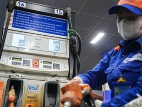 Đã nhập thêm 3,2 triệu m3 xăng dầu trong tháng 3, đảm bảo nguồn cung tới cuối tháng 4