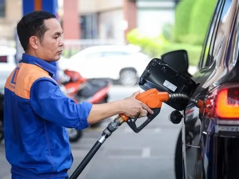 Giá xăng dầu tăng, có loại vượt 40.000 đồng/lít
