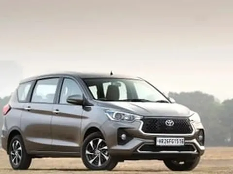 Toyota chào bán MPV 7 chỗ giá chưa tới 300 triệu, khách Việt nhìn sẽ thích, phù hợp với người chưa khá giả