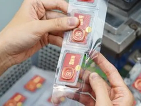 Tối 6-4, giá vàng tăng trở lại, công ty SJC tạm ngưng đăng ký online mua vàng