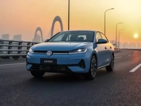 Volkswagen Sagitar S chốt giá 279 triệu đồng: Xe xăng giá rẻ nhưng công nghệ ngập tràn như ô tô điện