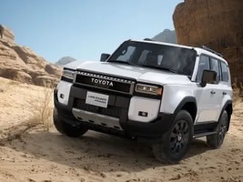 Toyota Land Cruiser Prado 2026 ra mắt: Bổ sung loạt công nghệ an toàn, tăng cường chống trộm