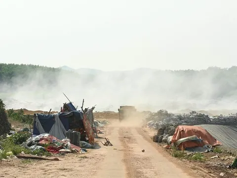 Vụ bãi rác cháy hơn 1 tuần: Tạm dừng nhận rác để xử lý sự cố