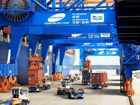 Kim ngạch xuất nhập khẩu phá kỷ lục chưa từng có, chạm 93,5 tỷ USD trong một tháng