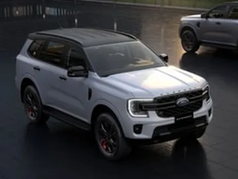 Ford Everest máy xăng lộ diện tại Việt Nam: Tiêu thụ 10 lít nhiên liệu, đe dọa Toyota Fortuner