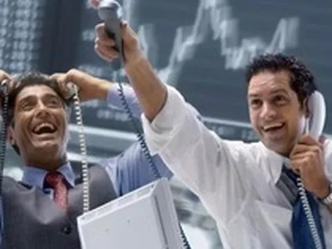 Nhóm công ty chứng khoán mua bán cổ phiếu ra sao sau tin xác nhận Việt Nam sẽ được nâng hạng?