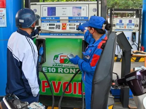 Giá xăng dầu đồng loạt giảm
