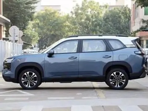 Mazda CX-5 có đối thủ mạnh, mẫu SUV tiệm cận cỡ D thiết kế vuông vức, nội thất đẳng cấp sắp bán tại Việt Nam: Giá ‘rẻ như cho’ không?