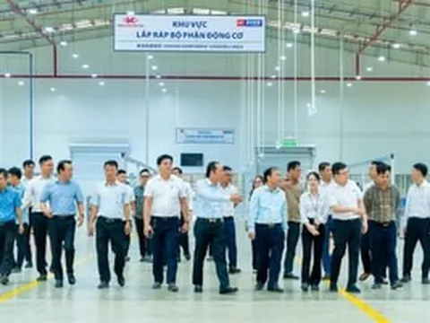 Thứ trưởng Bộ Xây dựng mục sở thị Kim Long Motor, ấn tượng với 'điều hiếm có' của hãng trong ngành ô tô Việt