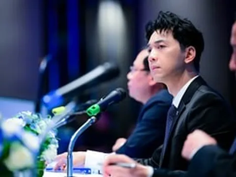 Sau đại hội cổ đông, Chủ tịch Trần Hùng Huy tiếp tục gây bão với bài đăng và hình ảnh ‘vạn người mê’