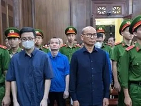 Vụ thâu tóm ‘đất vàng’ 39-39B Bến Vân Đồn: Cựu Tổng giám đốc bị 'vào thế đã rồi'?