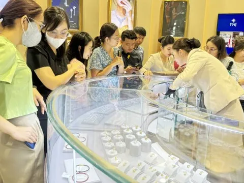 Giá vàng giảm mạnh về 171 triệu đồng/lượng